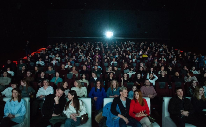 Россияне назвали оптимальную стоимость билета в кино