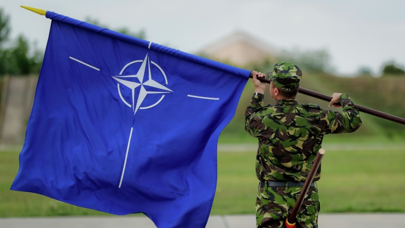 НАТО расширяется на пространстве СНГ под видом помощи, заявил Бортников