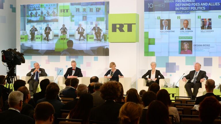 Путин: работа RT часто не соответствует мировому мейнстриму, это подкупает