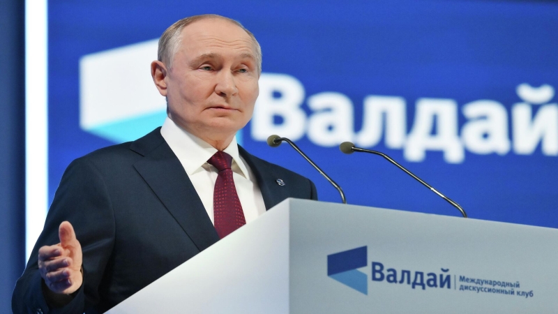 Путин остановил распад России, считает Мединский