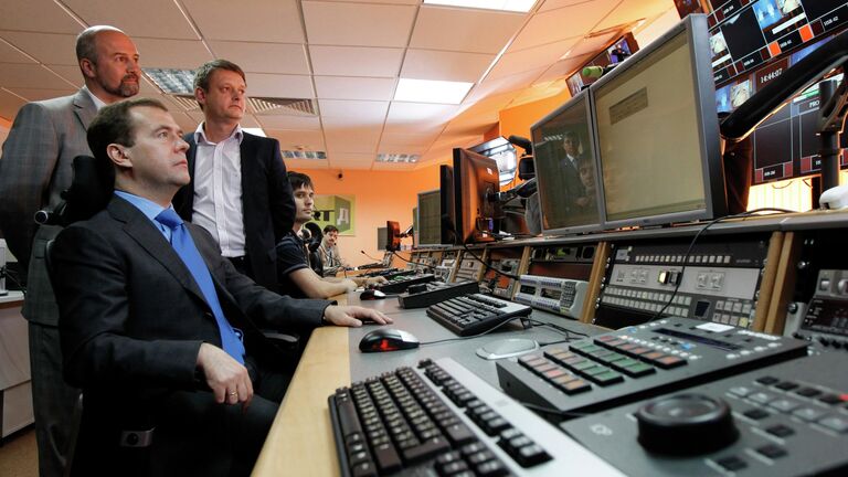 Путин отметил профессионализм журналистов RT