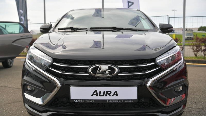 АвтоВАЗ продал более 1000 машин Lada Aura в 2025 году
