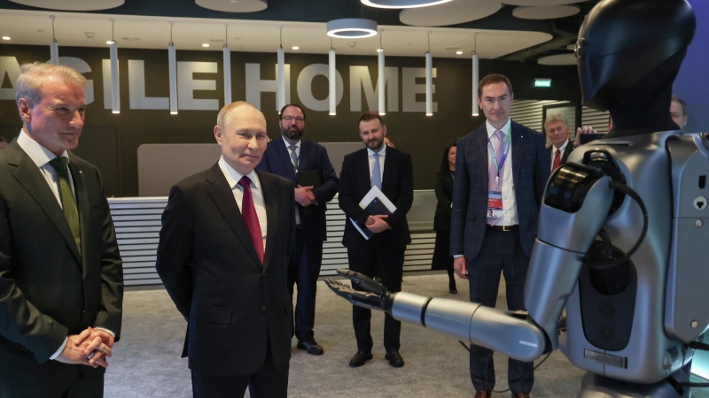 Шадаев оценил необходимость международного регулирования ИИ