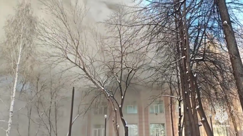 Пожар в здании колледжа в Новосибирске локализовали