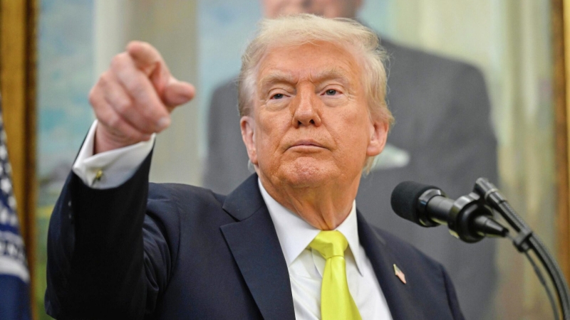 Трамп создаст коалицию для борьбы с Китаем в сфере ИИ, пишет Politico