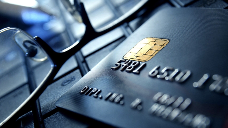 Банки предупредили о мошенниках, которые блокируют карты россиян