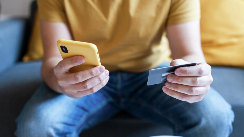 МВД рассказало, безопасно ли использовать Face ID в банковских приложениях