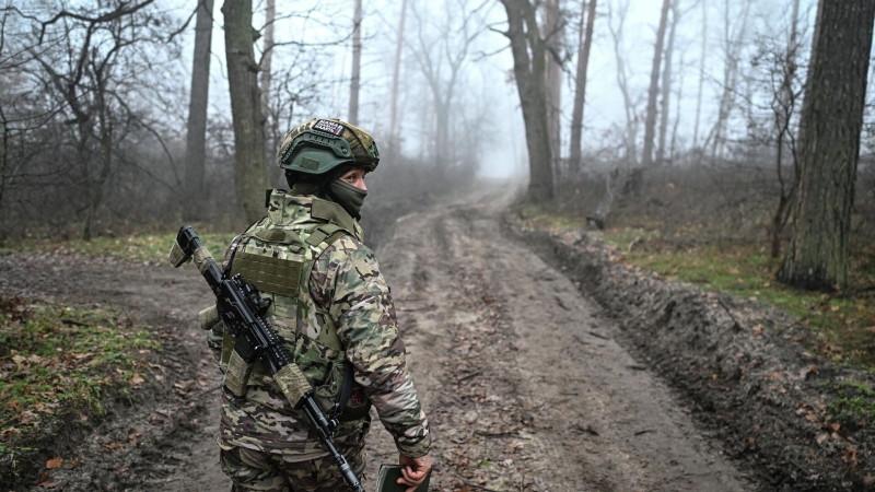 Боец ВС России уничтожил до пяти боевиков ВСУ при штурме опорного пункта
