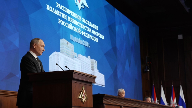 Путин поручил оперативно пресекать работу иностранных спецслужб в России