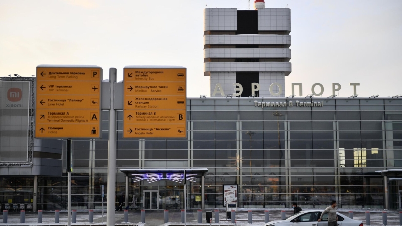 Российских туристов, застрявших в Анталье, доставили в аэропорт