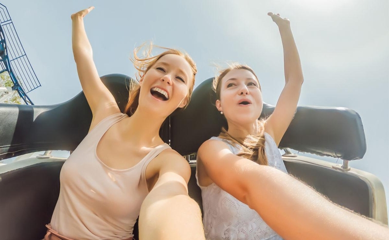 Популярность караоке-баров в крупных городах снизилась из-за зумеров