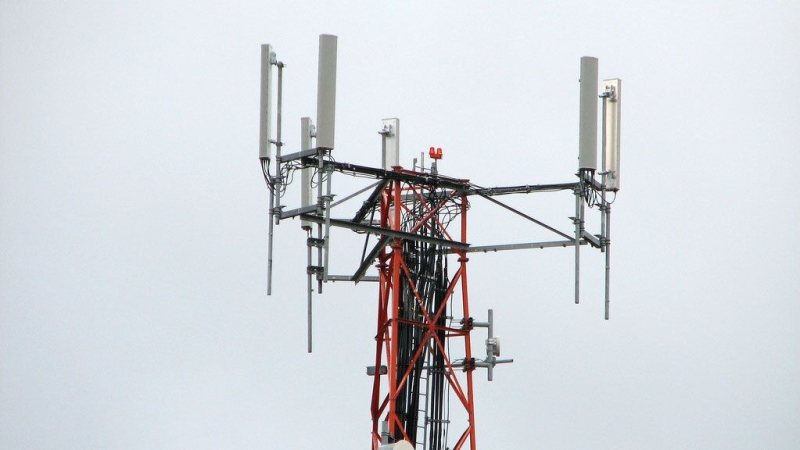 Путин подписал закон о совместном использовании вышек связи