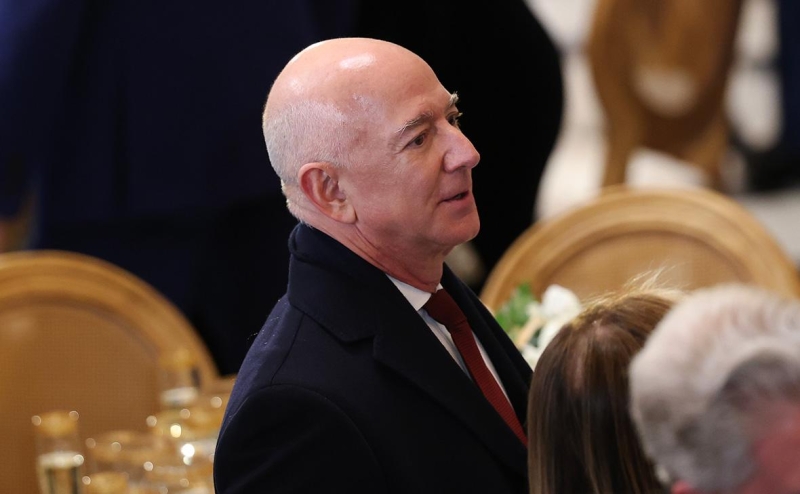 Безос сравнил ИИ с «промышленным пузырем»